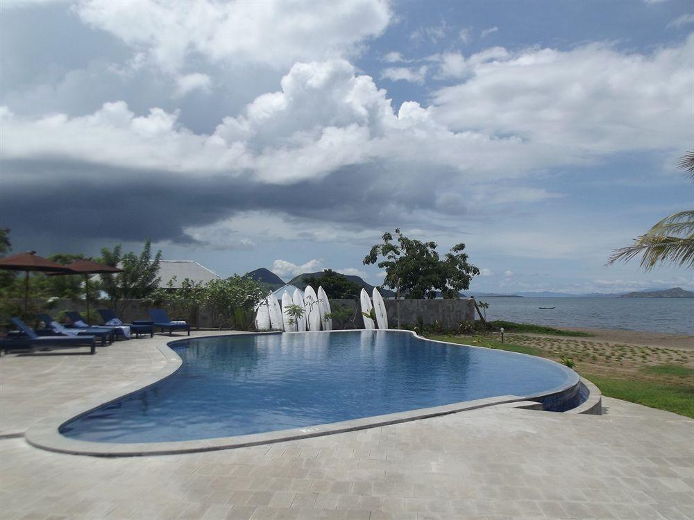 Luwansa Beach Resort Labuan Bajo Exteriör bild