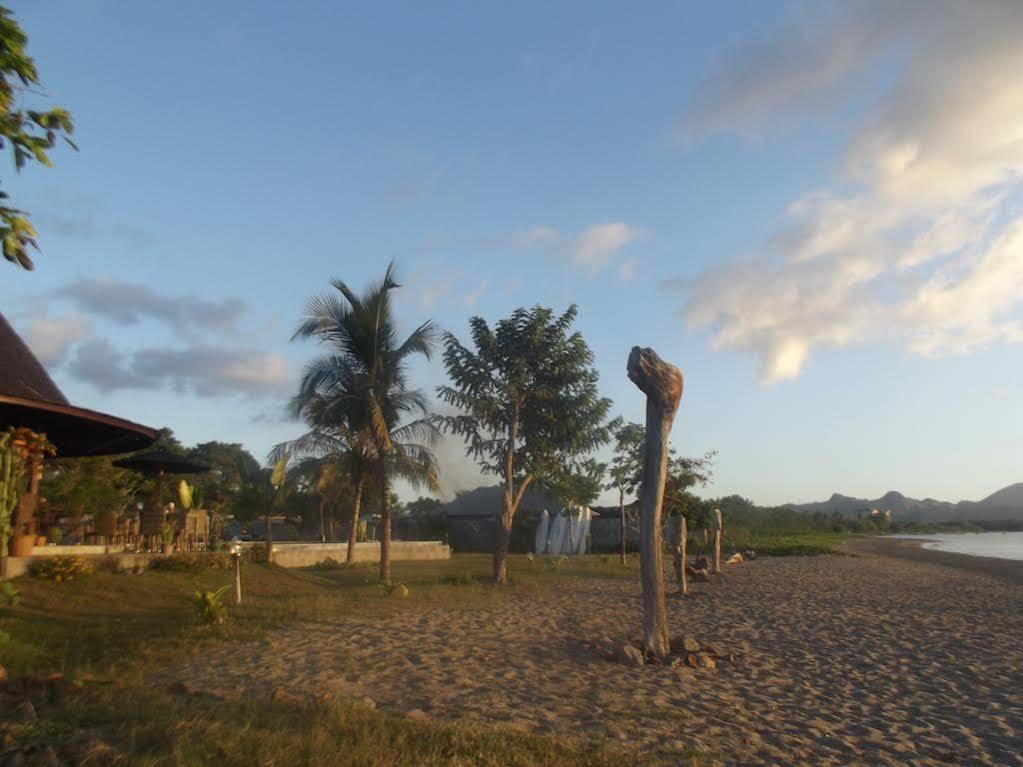 Luwansa Beach Resort Labuan Bajo Exteriör bild